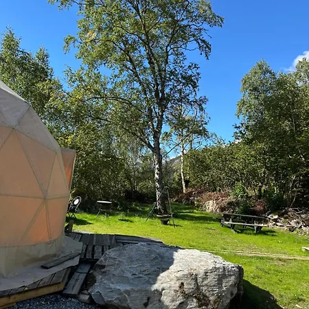 Vollsnes Glamping * 히옐레