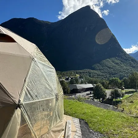 Luxury tent Vollsnes Glamping Stryn