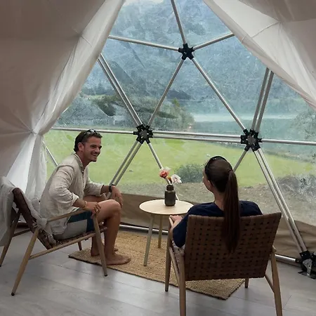 Vollsnes Glamping